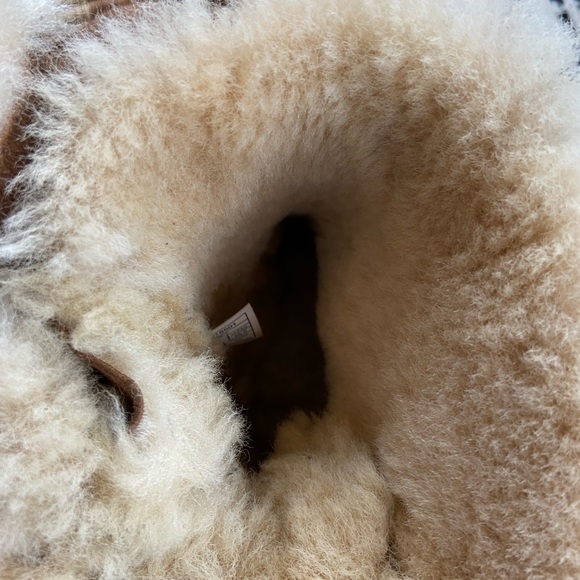 Authentic UGG mini BAILEY BOW ankle boots. - Picture 11 of 11